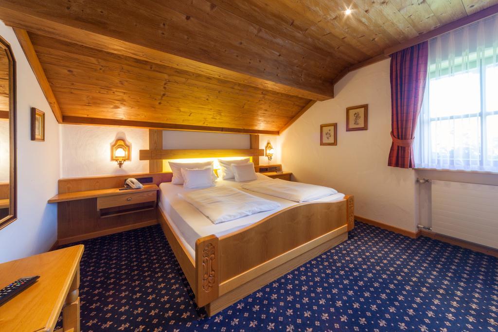 Hotel Alpina Hagnau am Bodensee Chambre photo