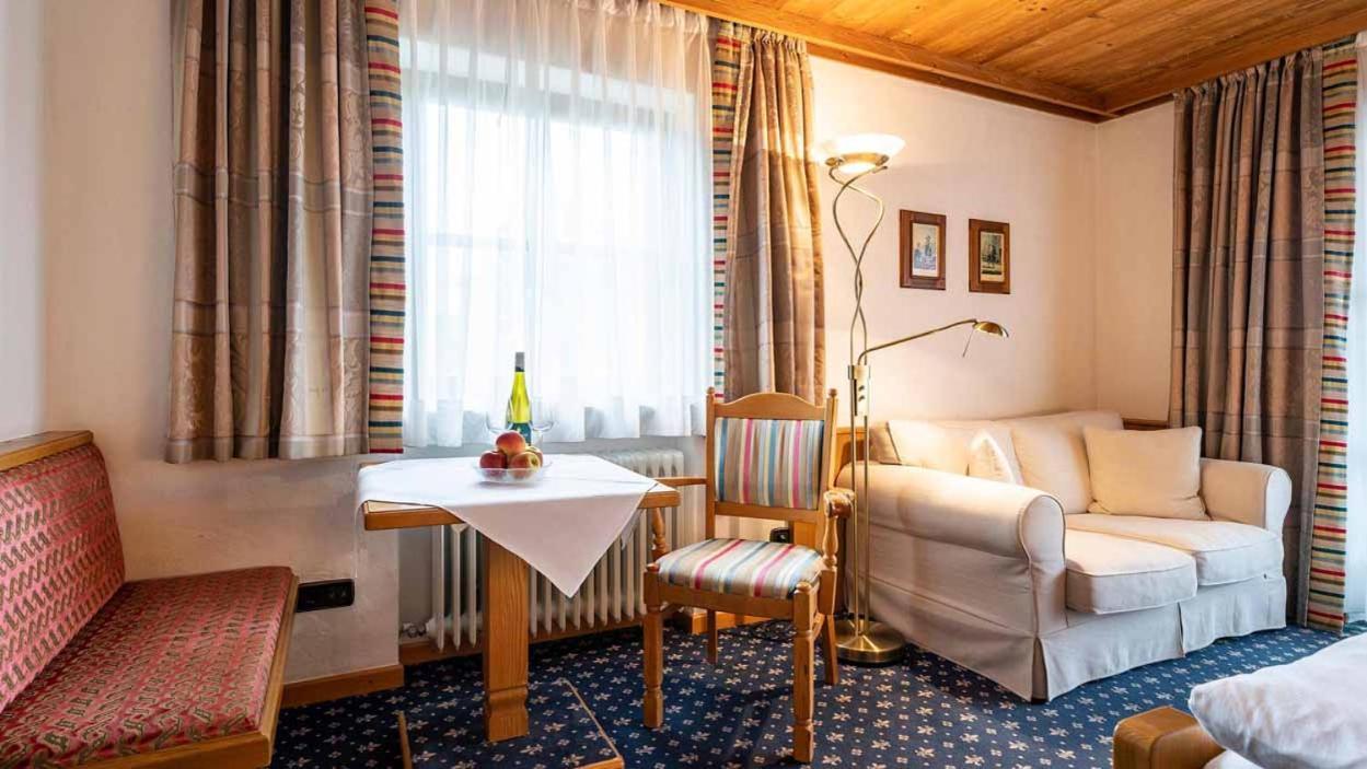 Hotel Alpina Hagnau am Bodensee Extérieur photo