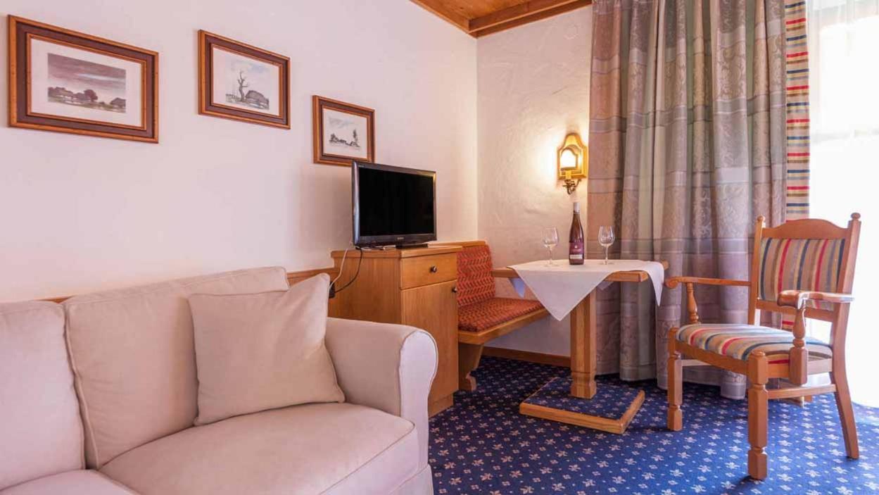 Hotel Alpina Hagnau am Bodensee Extérieur photo