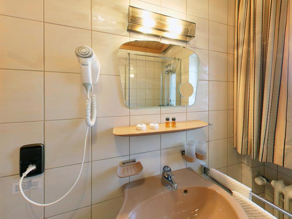 Hotel Alpina Hagnau am Bodensee Chambre photo