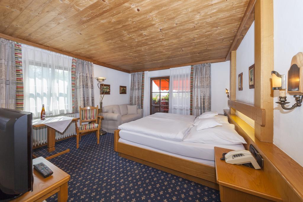 Hotel Alpina Hagnau am Bodensee Extérieur photo