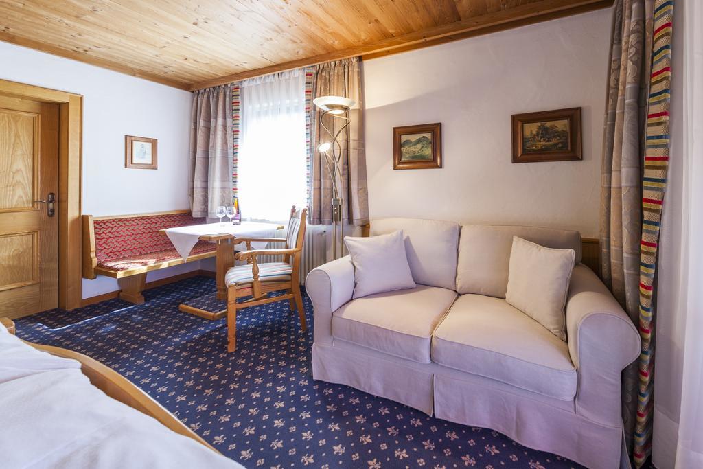 Hotel Alpina Hagnau am Bodensee Extérieur photo