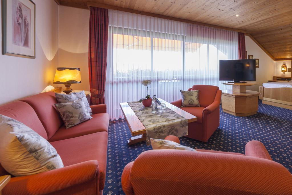 Hotel Alpina Hagnau am Bodensee Extérieur photo