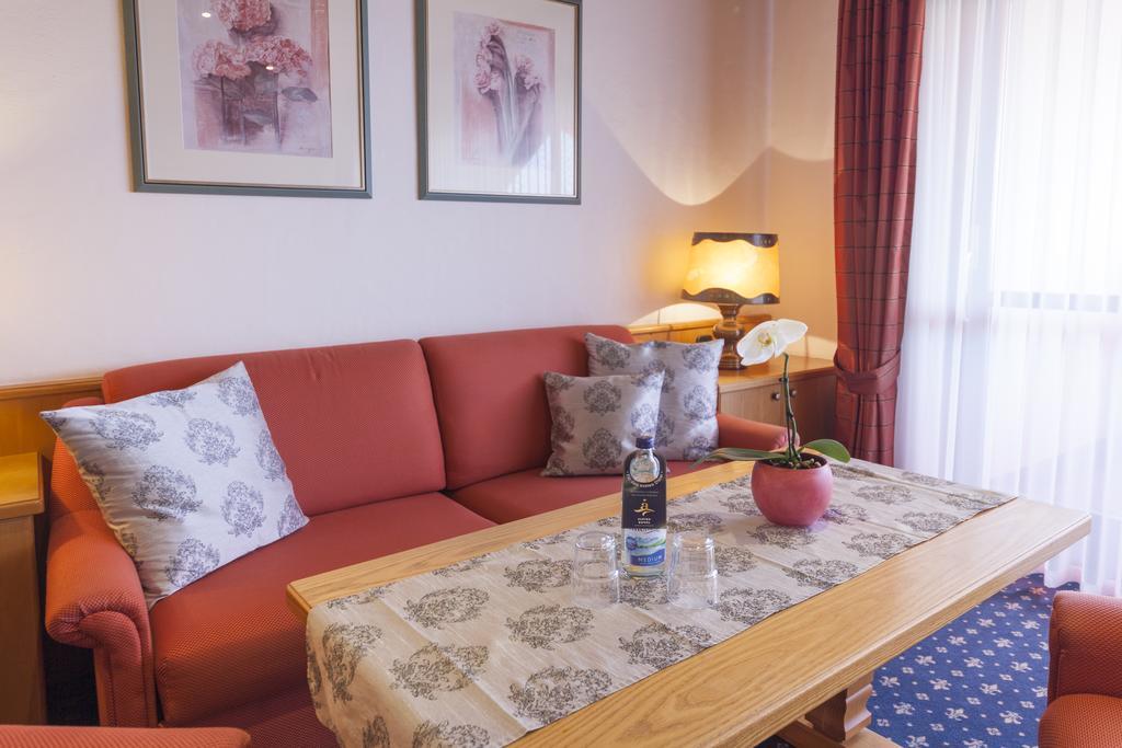 Hotel Alpina Hagnau am Bodensee Extérieur photo
